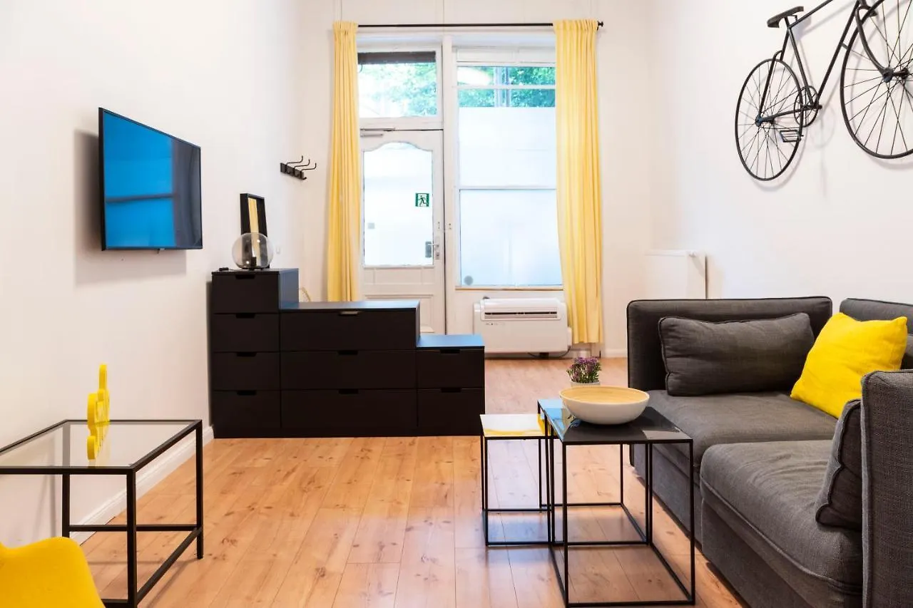 Contacten van Ll Modern Dream With Ac&High Ceilings 3 Bedrooms